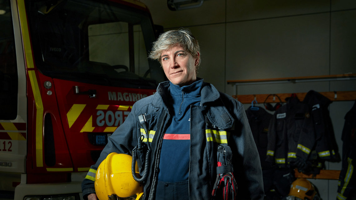 María Luisa Cabañero, la primera mujer bombera de España como icono del empoderamiento femenino