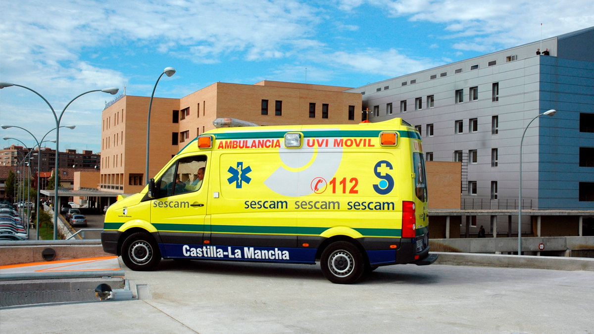 Unidad de Vigilancia Intensiva (UVI) móvil empleada por el Servicio de Salud de Castilla-La Mancha (SESCAM). ARCHIVO