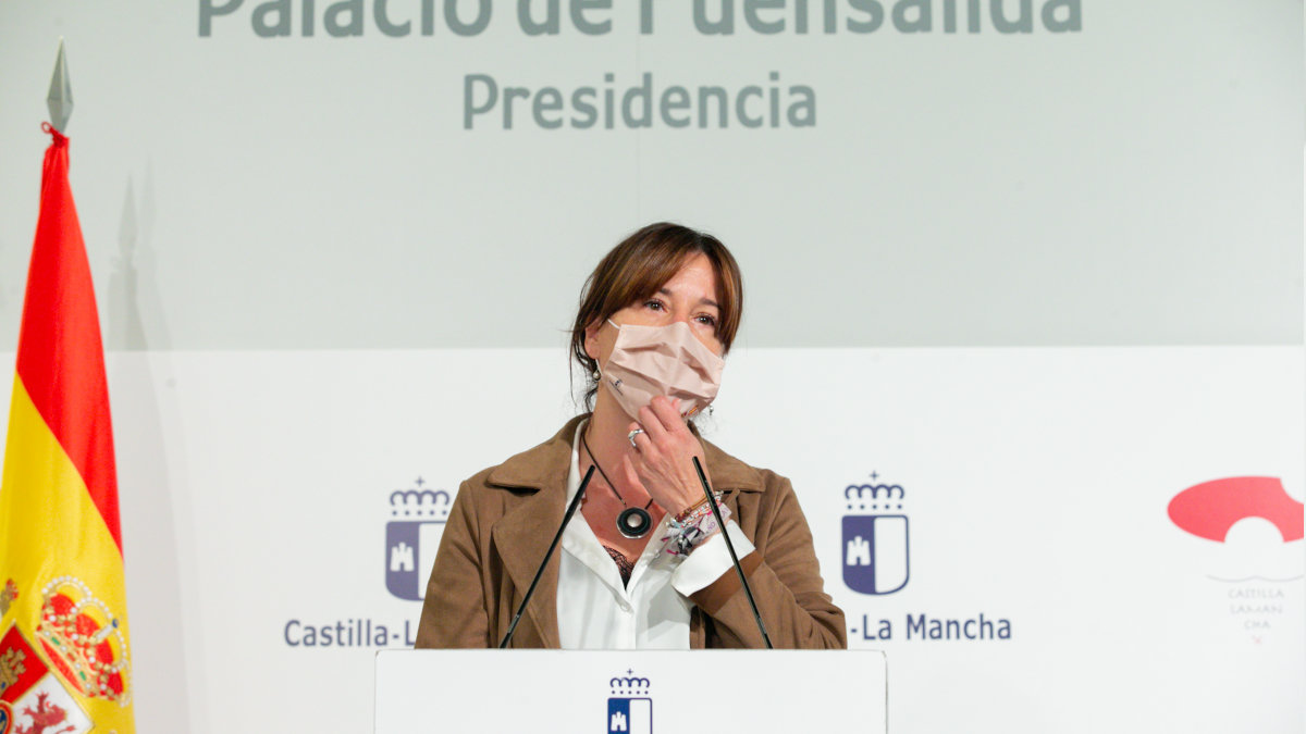 La portavoz del Gobierno de Castilla-La Mancha, Blanca Fernández, en la rueda de prensa posterior al Consejo de Gobierno. Foto: A. Pérez Herrera