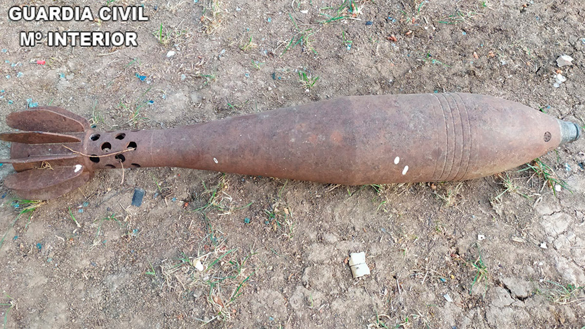 Munición de mortero encontrada por unos chatarreros en Bargas. Foto: Guardia Civil de Toledo