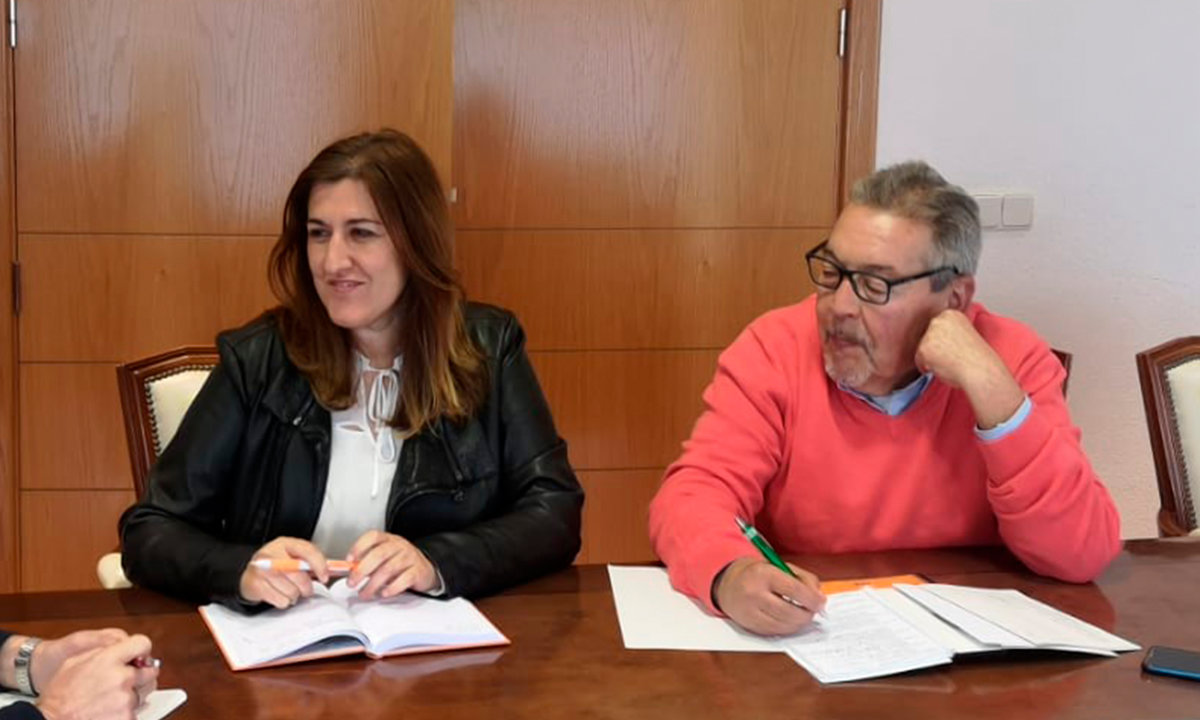 Almudena Sanz y José Manuel Fernández en una reunión de trabajo. Foto: Cs Cabanillas del Campo