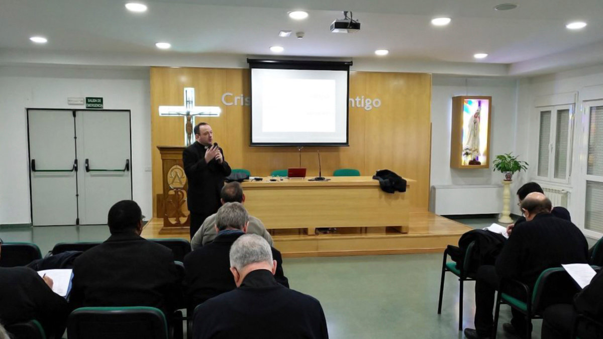 José Luis Galán durante una ponencia de formación dirigida a sacerdotes de la provincia de Toledo. ARCHIVO