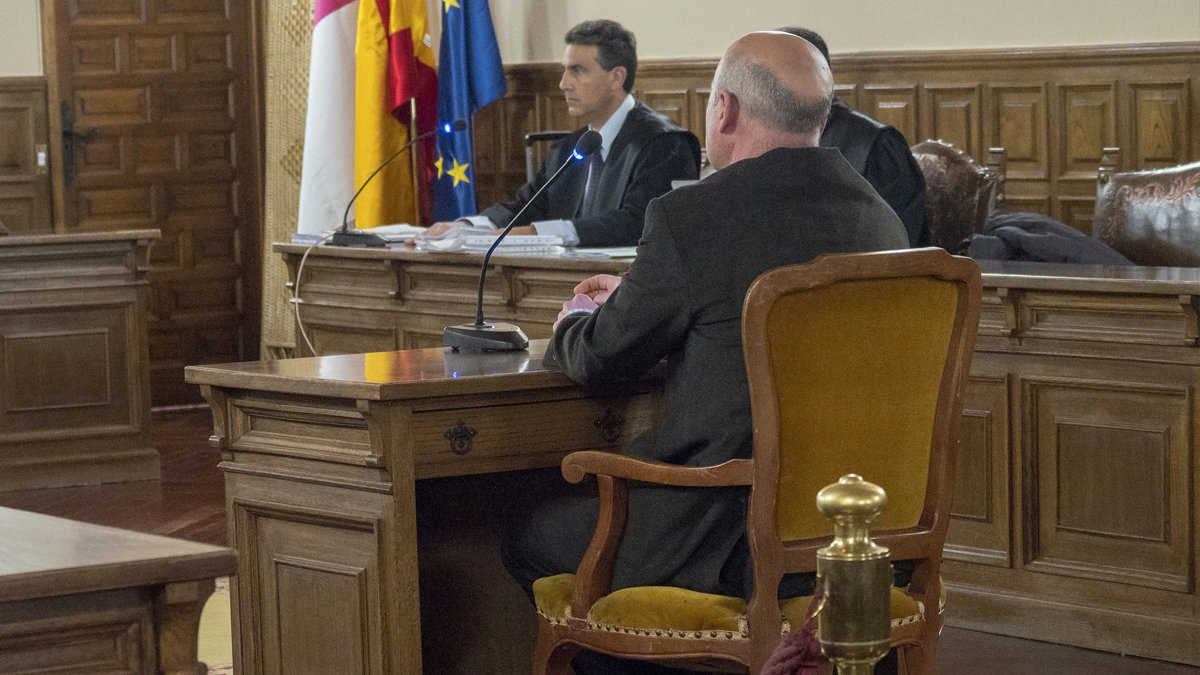 El exprofesor del conservatorio de música de Cuenca durante su juicio en la Audiencia Provincial. EFE/Archivo