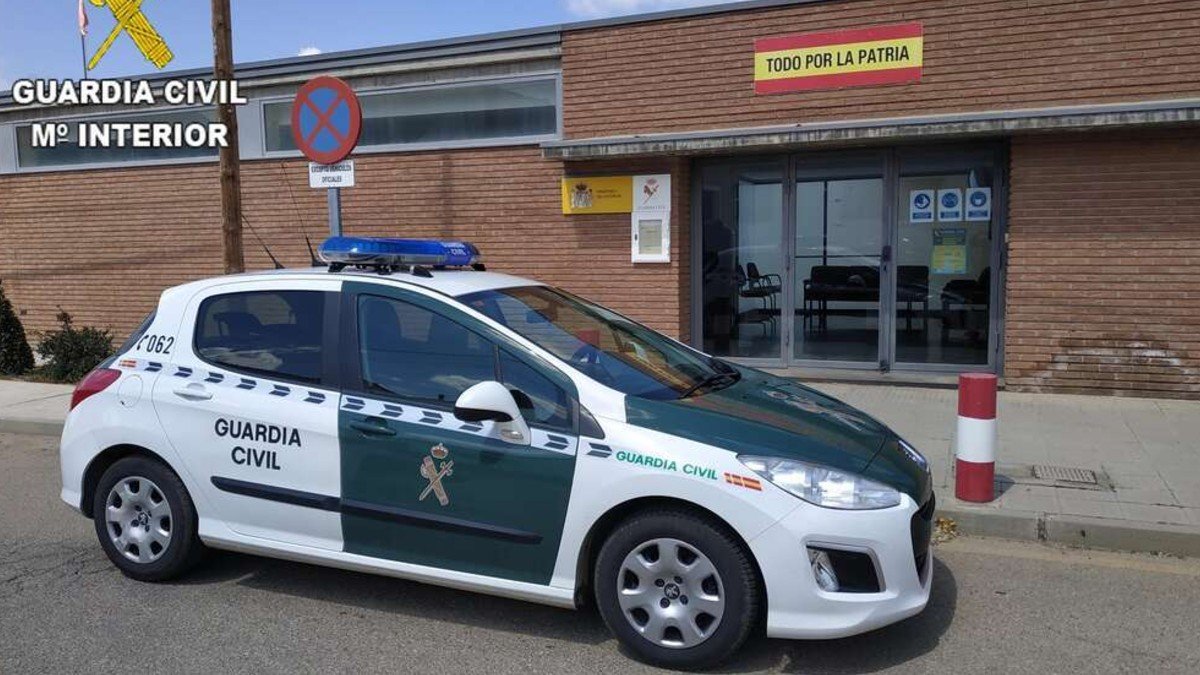 La Guardia Civil ha detenido a dos personas como presuntos autores de un delito de tentativa de homicidio.