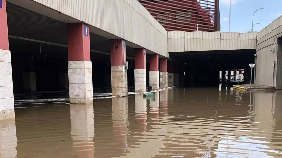 La estación de autobuses de la ciudad de Toledo, inundada por las fuertes precipitaciones. Foto: Bomberos del Ayuntamiento de Toledo