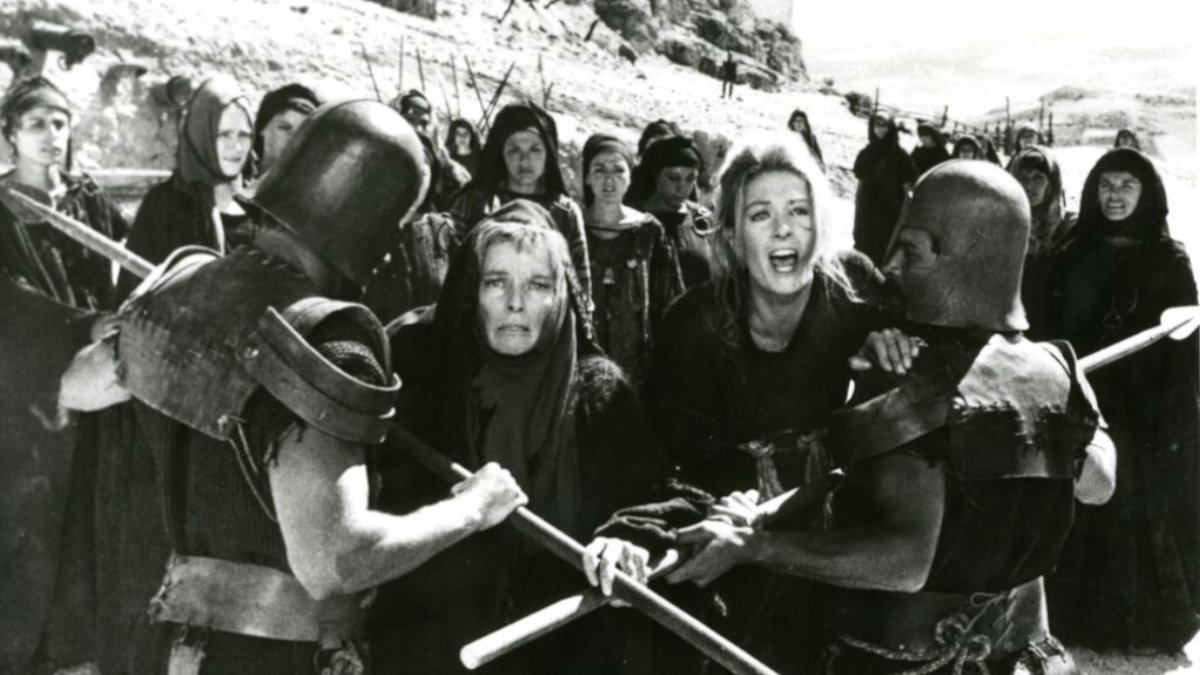 Katherine Hepburn (izquierda) y Vanessa Redgrave (derecha) en una escena de 'Las Troyanas'. Foto: Michael Cacoyannis Foundation