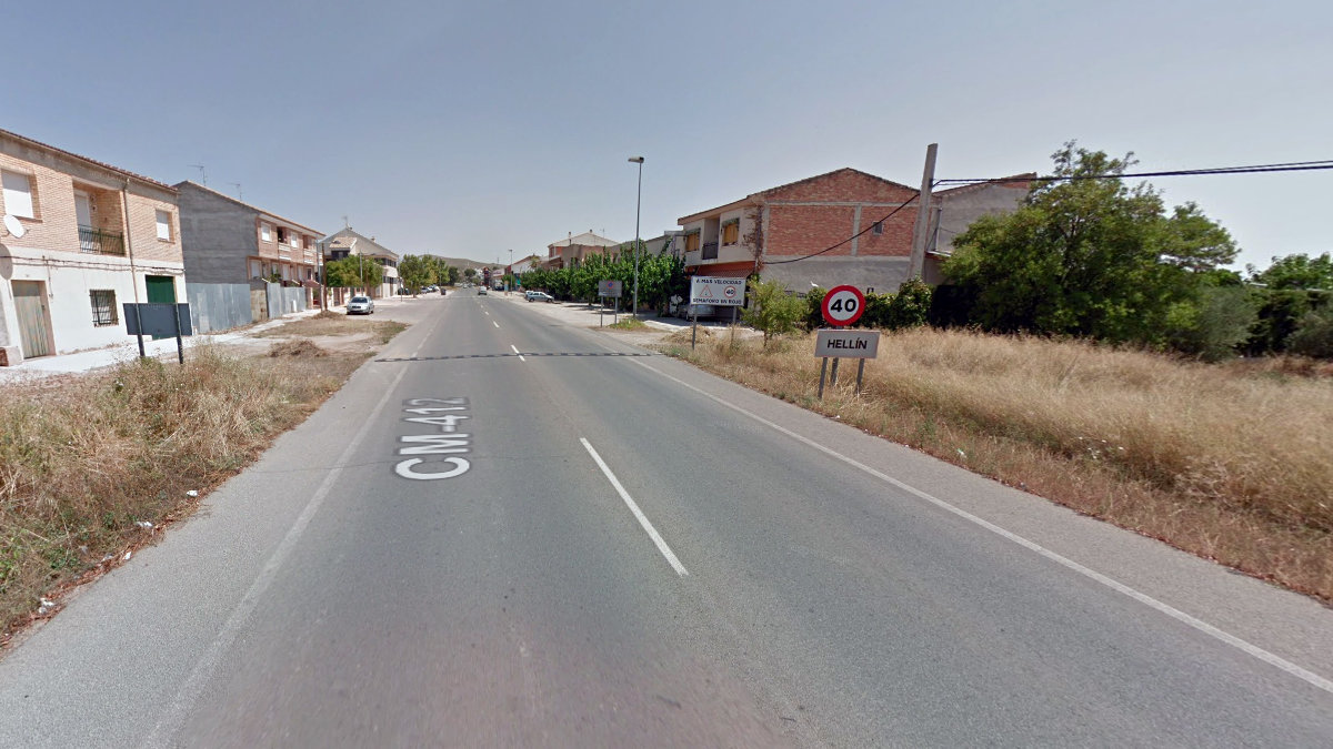 El accidente ha tenido lugar en la carretera regional CM-412, a la altura de Hellín (Albacete). GOOGLE MAPS