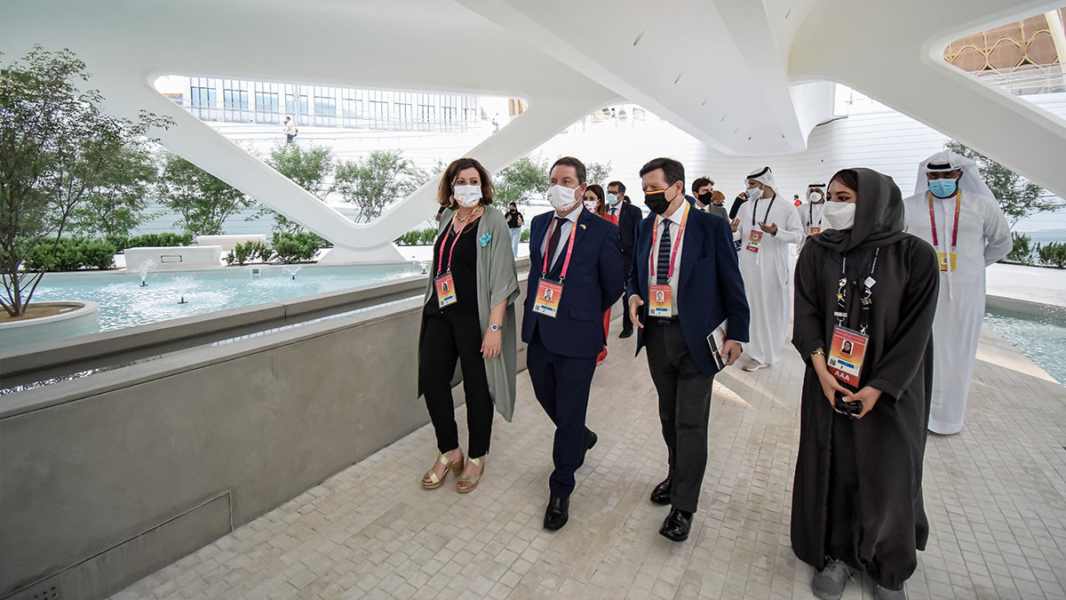 El presidente de Castilla-La Mancha, Emiliano García-Page, durante su visita institucional a la ‘Expo Dubái 2020’. — JCCM