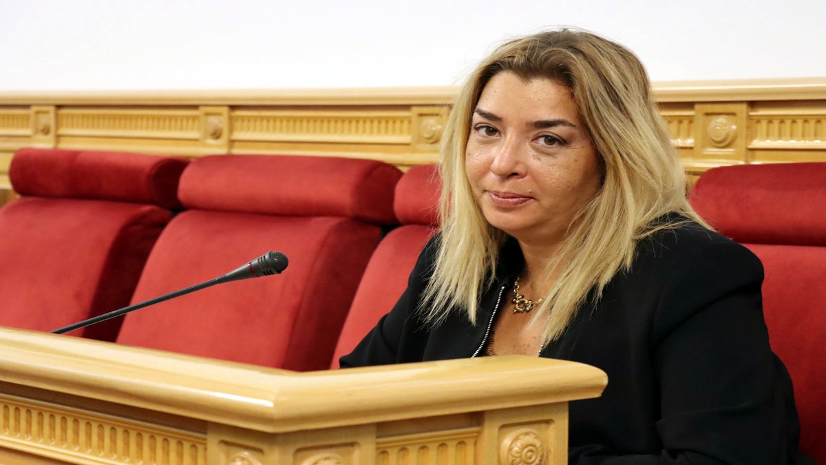 La concejala de extrema derecha, María de los Ángeles Ramos, durante una sesión plenaria del Ayuntamiento de Toledo.— ARCHIVO