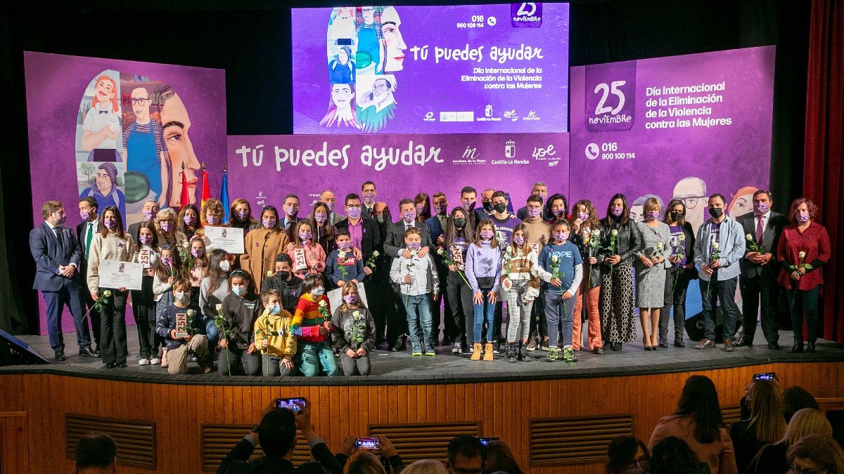 El acto institucional de Castilla-La Mancha para este 25N se ha celebrado en la localidad toledana de Fuensalida. — A. PÉREZ