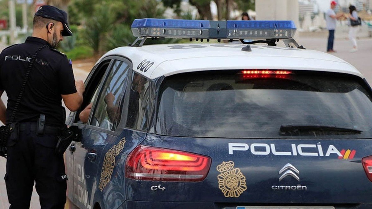 La Policía Nacional inició la investigación tras la denuncia de varias madres. | ARCHIVO