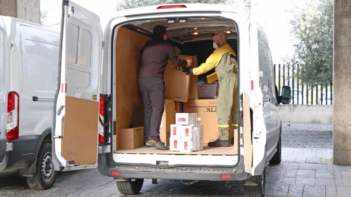 Desde el Gobierno regional se han distribuido esta semana más de 100.000 artículos de protección. | JCCM