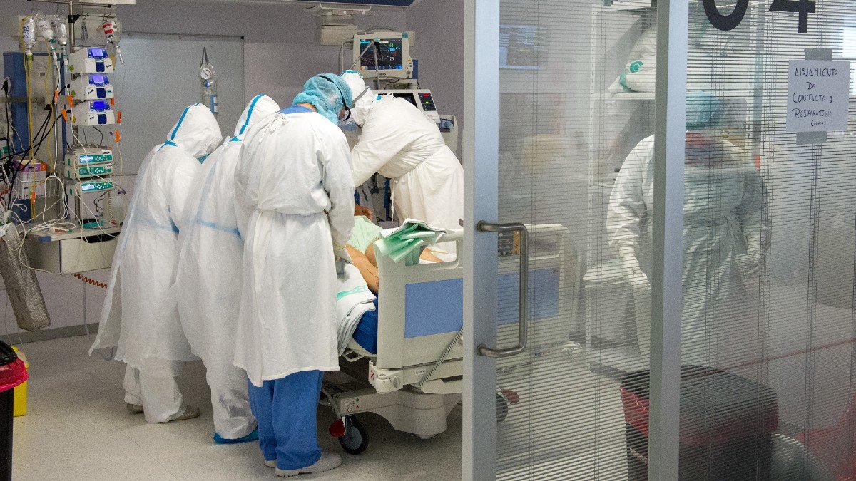 En las UCI de los hospitales de la región hay 59 pacientes que necesitan respirador. | JCCM