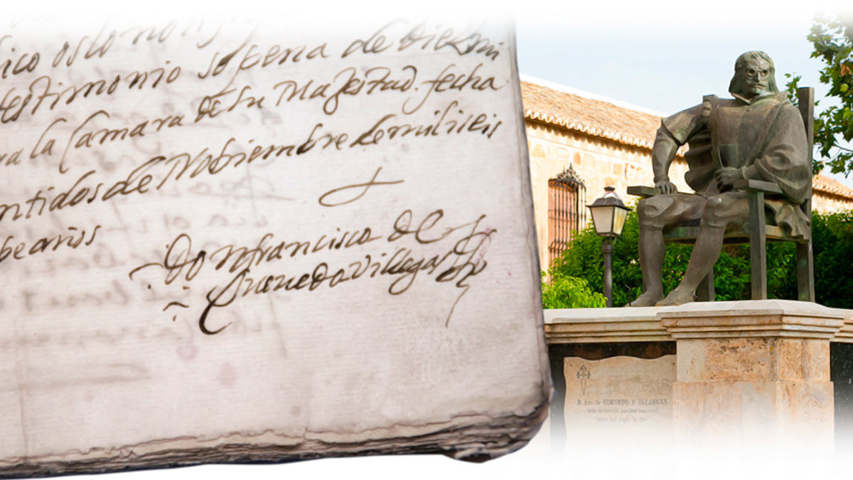 Estatua de Francisco de Quevedo y Villegas junto a uno de sus manuscritos en Torre de Juan Abad (Ciudad Real).