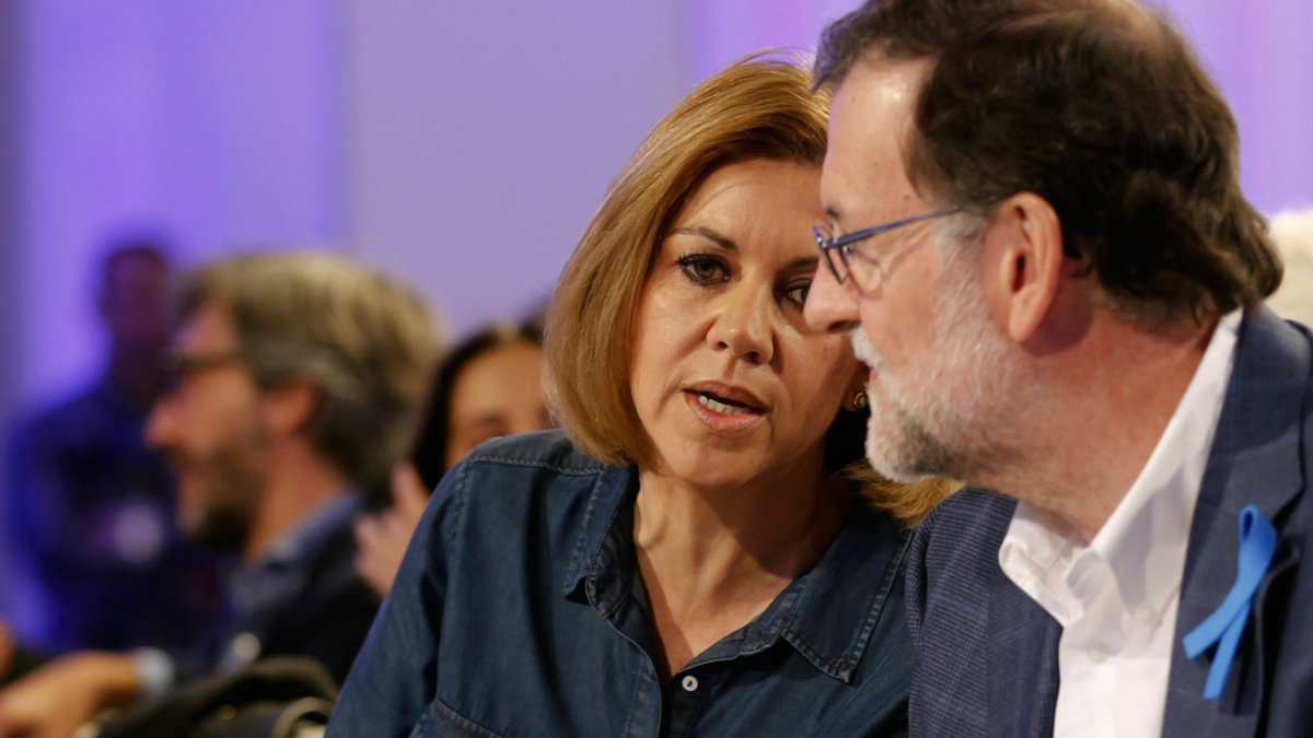 María Dolores de Cospedal junto a Mariano Rajoy, en una imagen de archivo. — EFE