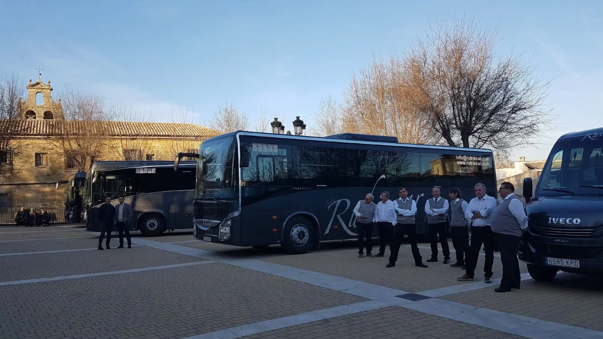 Autobuses de la empresa de transportes que ofrece el servicio sensible a la demanda en la Serranía de Cuenca.— ARCHIVO