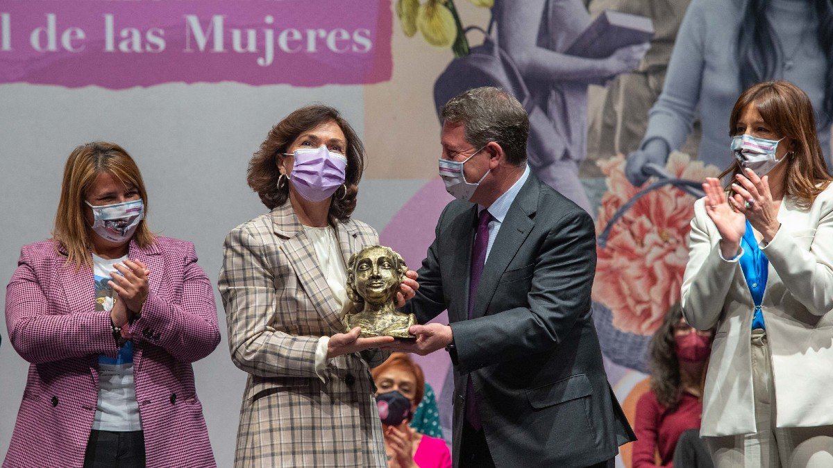 Calvo ha recibido en Talavera el Premio Internacional a la Igualdad de Género 'Luisa Medrano'.