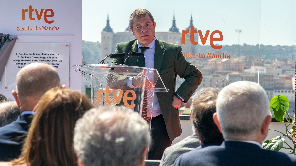 El presidente regional ha asistido este jueves a la inauguración de la reforma del Centro Territorial de RTVE en Castilla-La Mancha, ubicado en Toledo. - JCCM