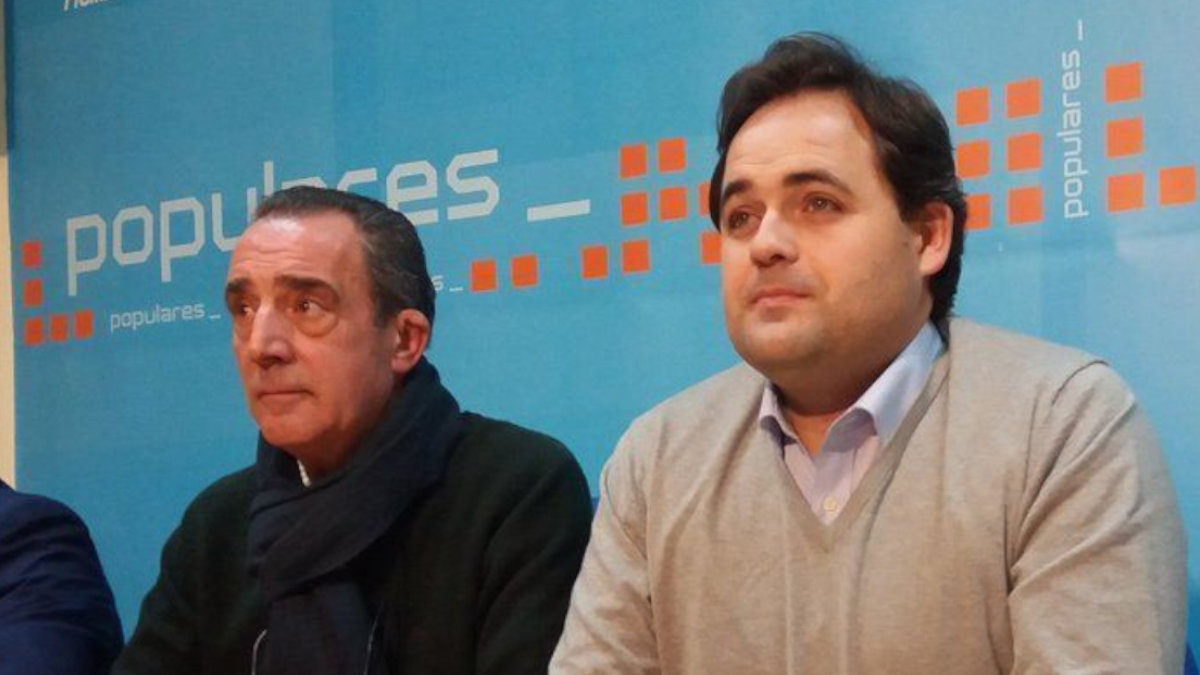Manuel Mínguez junto al presidente regional del PP, Paco Núñez.— ARCHIVO
