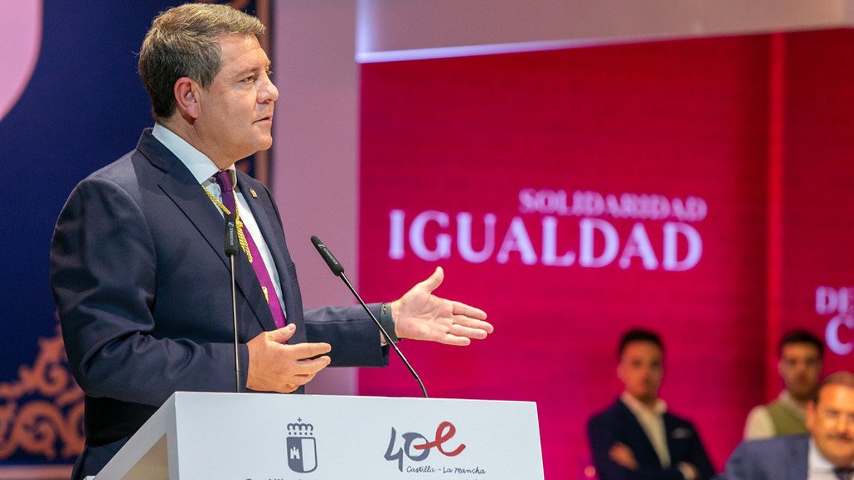 El presidente de Castilla-La Mancha, Emiliano García-Page, durante su discurso en el acto institucional del Día de la Región. | JCCM