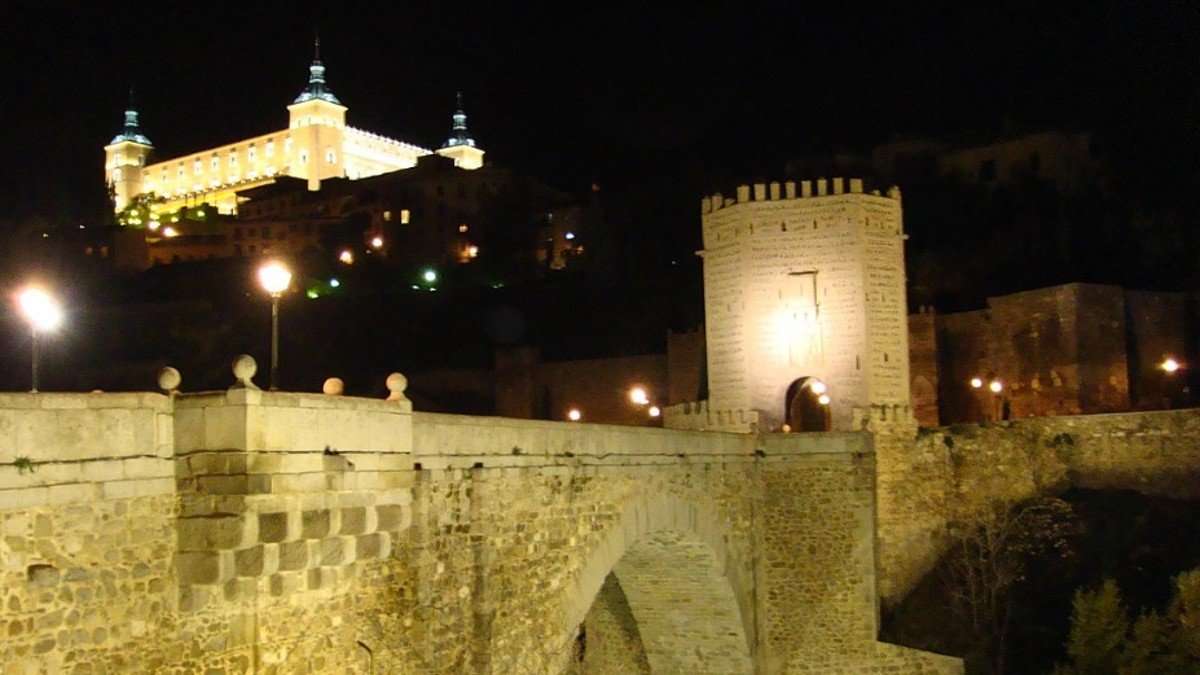 La pelea tenía lugar en el puente de Alcántara de Toledo poco antes de la medianoche del sábado. 
