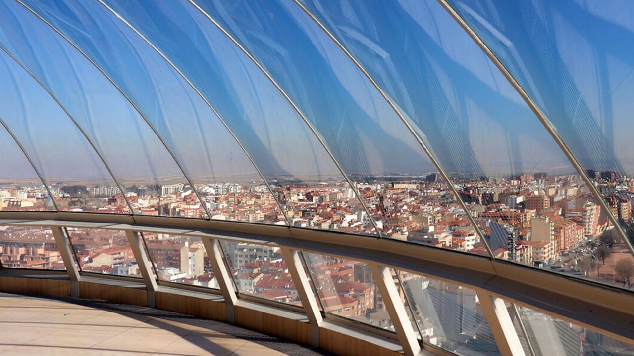 Desde la Torre Mirador del Agua se puede contemplar la ciudad de Albacete a 70 metros de altura.