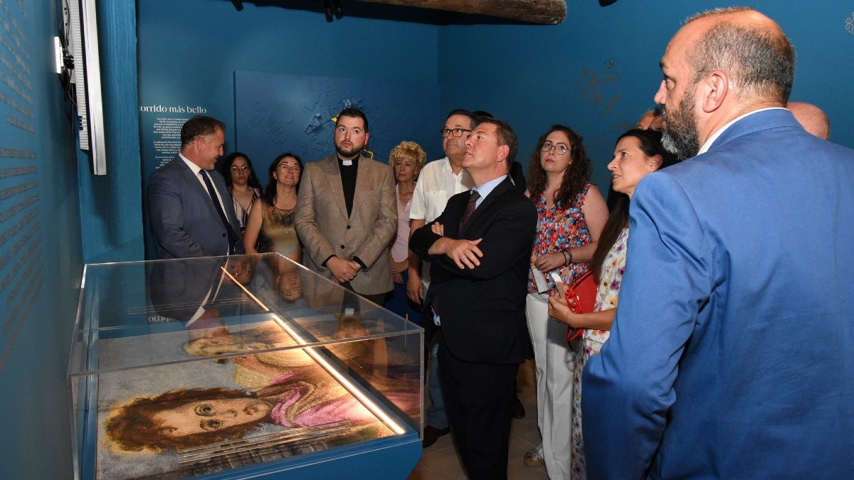García-Page ha inaugurado el Museo de Alfombras de Serrín de Elche de la Sierra. - JCCM