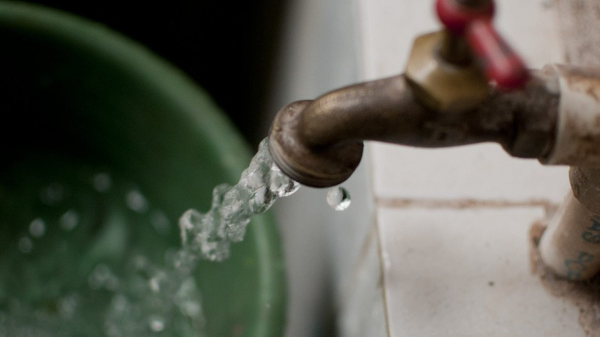 Algunos ayuntamientos plantean restricciones en el uso del agua para no poner en jaque el suministro.