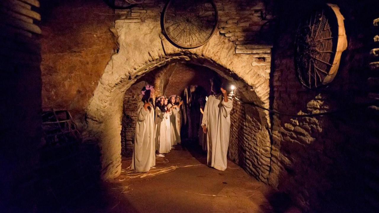 La mayoría de las representaciones teatrales se realizan en las cuevas que se encuentran en diferentes zonas del pueblo, lo que otorga un carácter especial al festival. - ARCHIVO