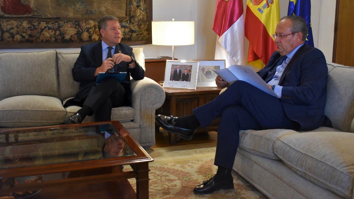 García-Page se ha reunido con Ruiz Molina en el Palacio de Fuensalida. - JCCM