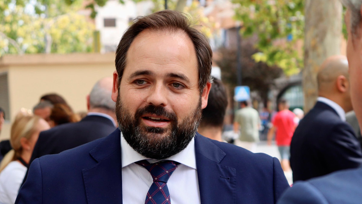 El presidente de los populares castellanomanchegos, Paco Núñez, este lunes durante un encuentro con los empresarios de Albacete. - PPCLM