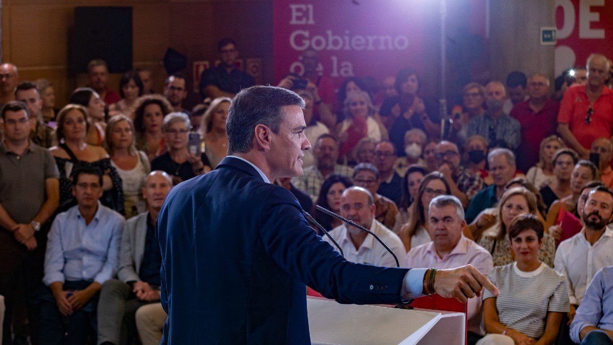 El presidente Pedro Sänchez durante el acto público celebrado este jueves en Toledo al que asistieron alrededor de seiscientos simpatizantes del PSOE. - EVA ERCOLANESE