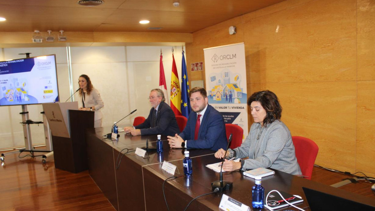 Hernando ha inaugurado en Albacete una jornada informativa sobre ayudas a la rehabilitación. -JCCM