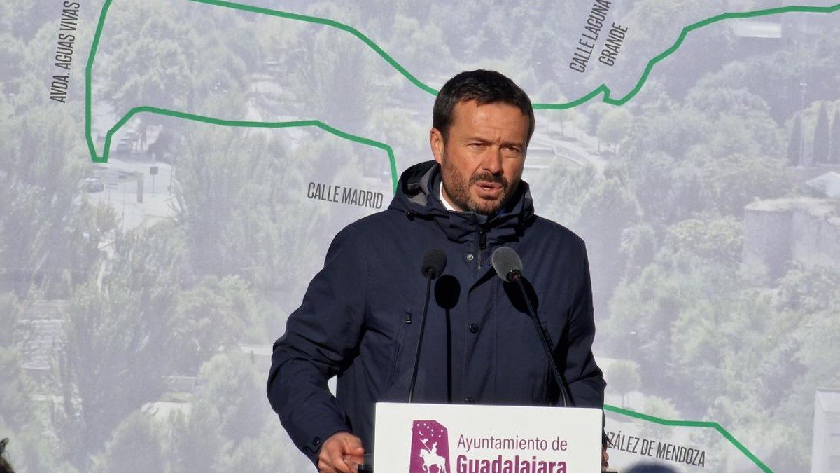 El consejero de Desarrollo Sostenible ha presentado la Zona de Bajas Emisiones proyectada para Guadalajara. - JCCM