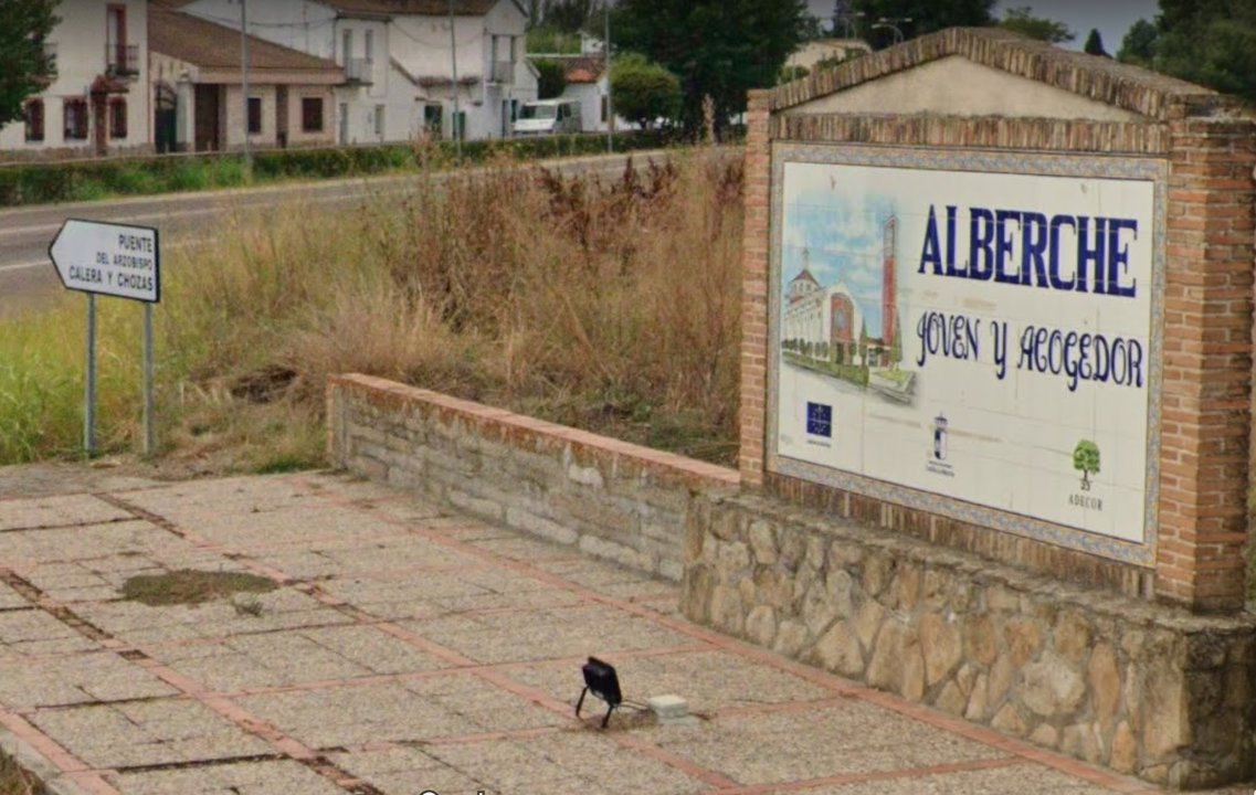 Aunque todavía conserva en su topónimo 'del Caudillo', muchos vecinos utilizan solo la denominación de Alberche.