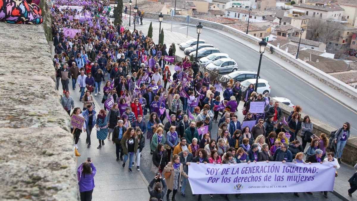 Manifestación convocada por el Consejo Local de la Mujer en Toledo.