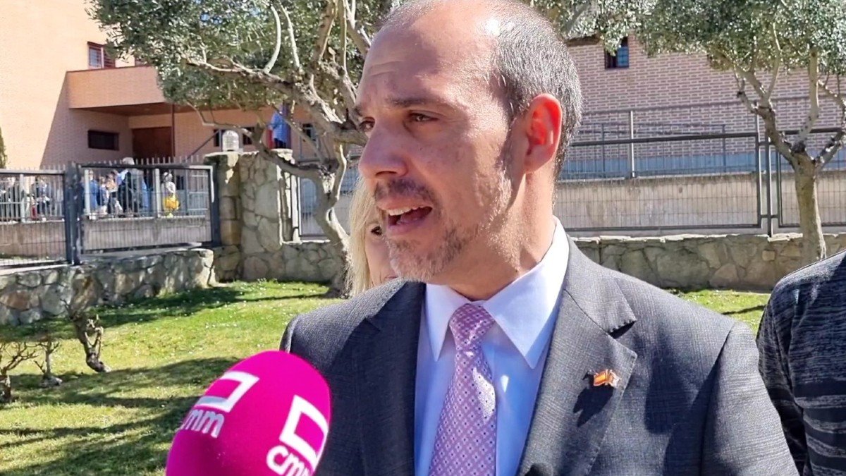 El secretario general del PSOE de Guadalajara, Pablo Bellido, ha criticado los "métodos" empleados por el PP ante su "falta de ideas".