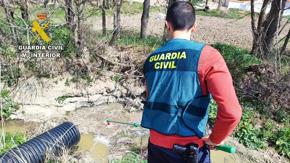 Las investigaciones de la Guardia Civil han determinado el origen del gas tóxico en vertidos ilegales de una empresa. - GUARDIA CIVIL