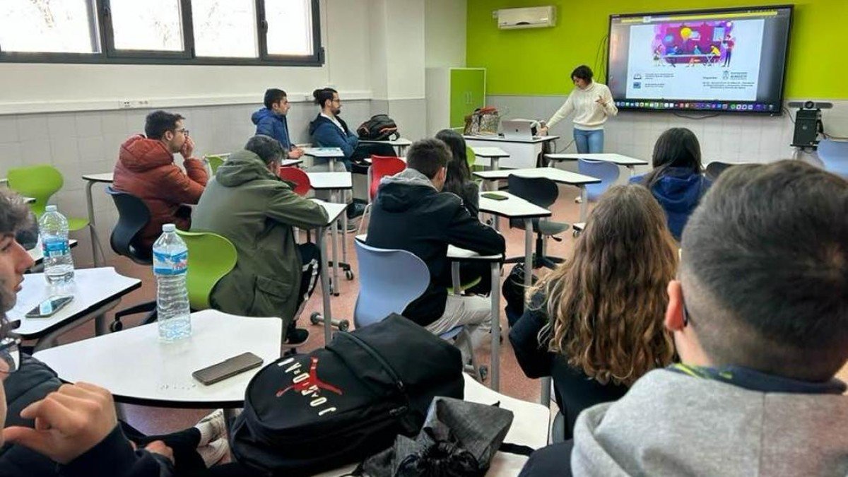 Parte de la inversión se destinará a movilidad de profesores y alumnos dentro y fuera de España. - JCCM