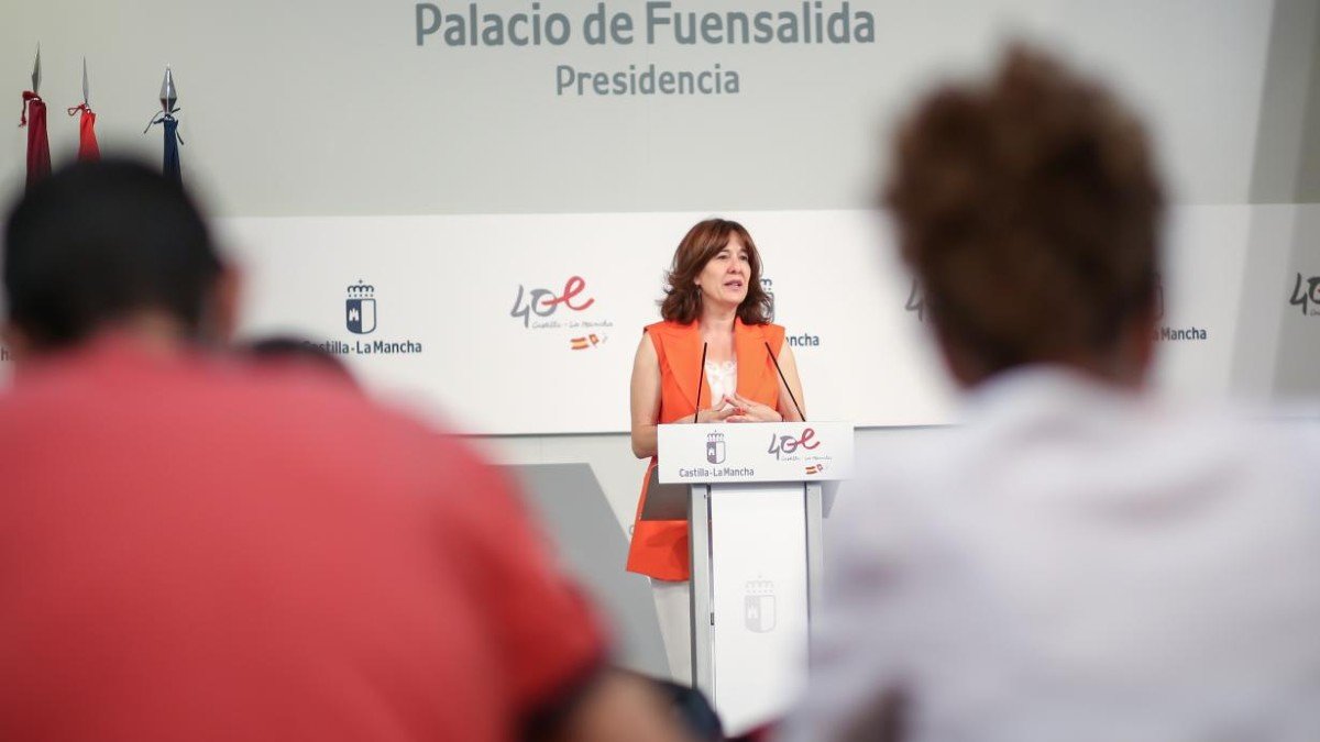 La consejera de Igualdad y portavoz, Blanca Fernández, ha informado del acuerdo adoptado. - JCCM