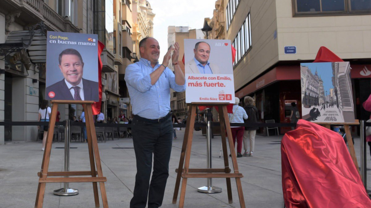 El alcalde de Albacete y candidato socialista a la reelección, Emilio Sáez, en el inicio de la campaña electoral para el 28M. - REDES SOCIALES