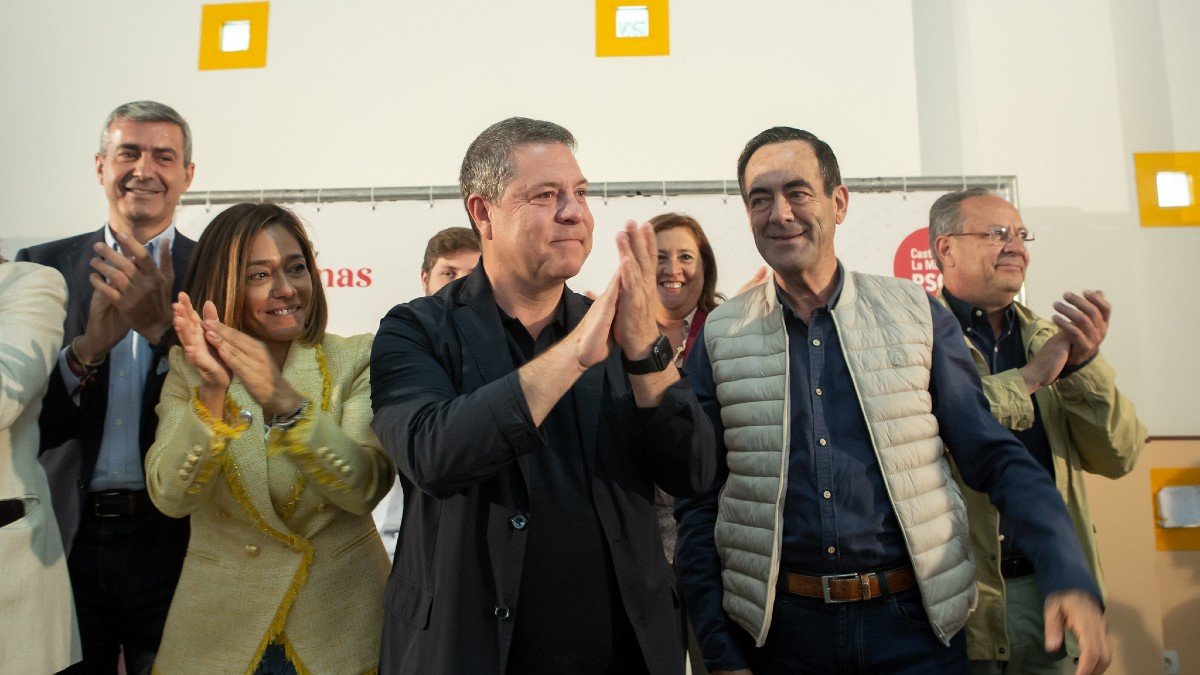 García-Page ha estado acompañado por el expresidente José Bono en el acto celebrado en Olías del Rey.