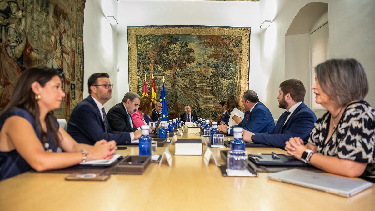 García-Page ha presidido la primera reunión del Consejo de Gobierno de la XI Legislatura. - D. ESTEBAN