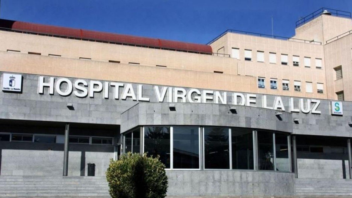 Los tres trabajadores han sido trasladados al Hospital Virgen de la Luz de Cuenca.