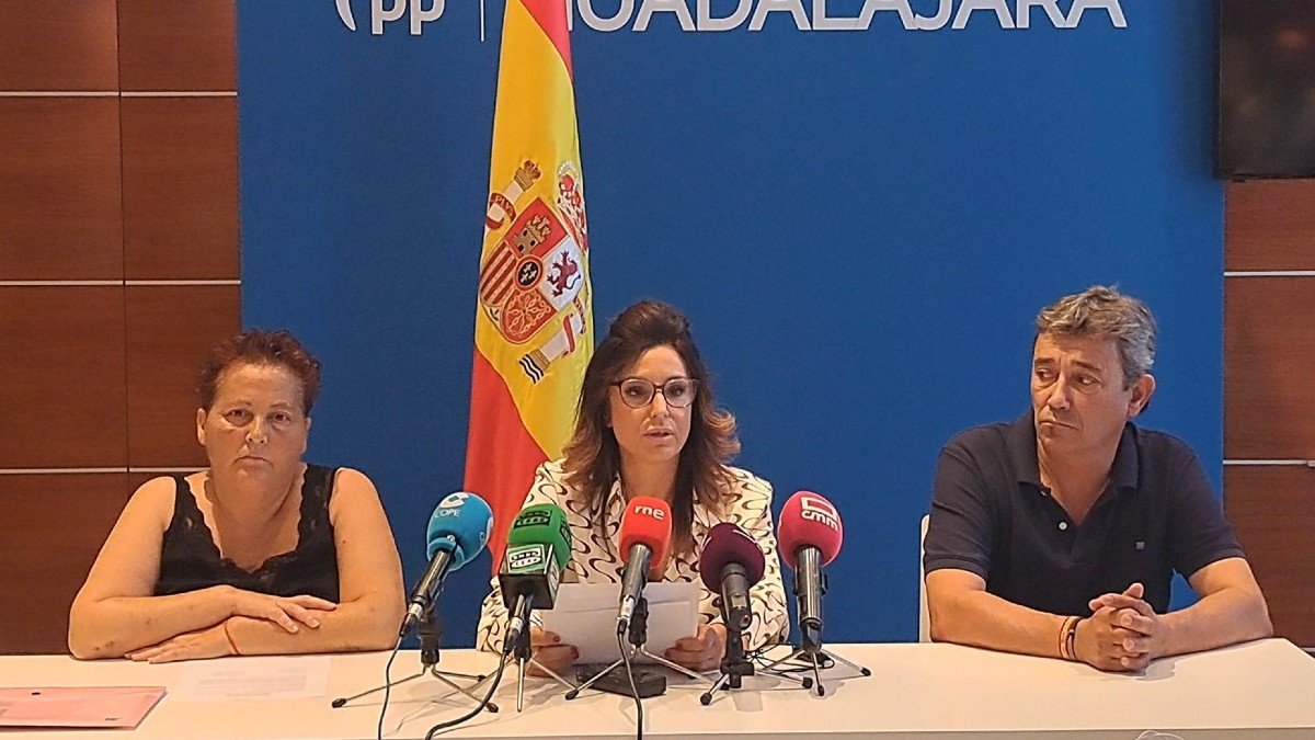La alcaldesa de Almoguera, Rocío López, se ha defendido de las acusaciones de la oposición.