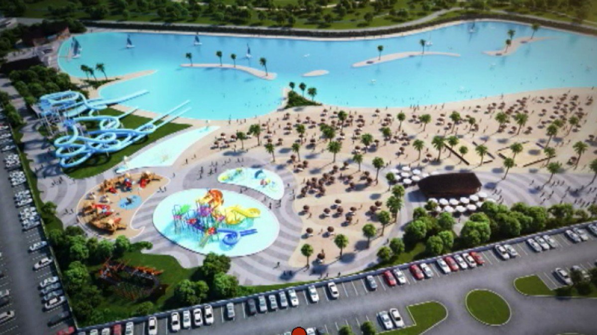 El proyecto para construir sobre terrenos municipales la mayor playa artificial de Europa fue presentado a finales de 2017 por Rayet.
