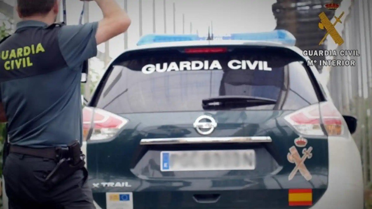 La Guardia Civil detenía al pasado jueves al marido de la víctima, poco después del atropello mortal. - ARCHIVO