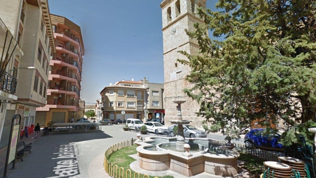 La agresión habría tenido lugar en el entorno de la plaza de la Iglesia de Villamalea (Albacete). - GOOGLE MAPS