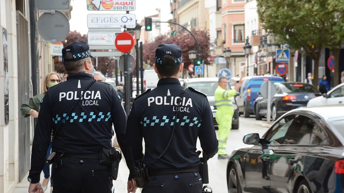 Agentes de la Policía Local de Tomelloso, en Ciudad Real. - ARCHIVO