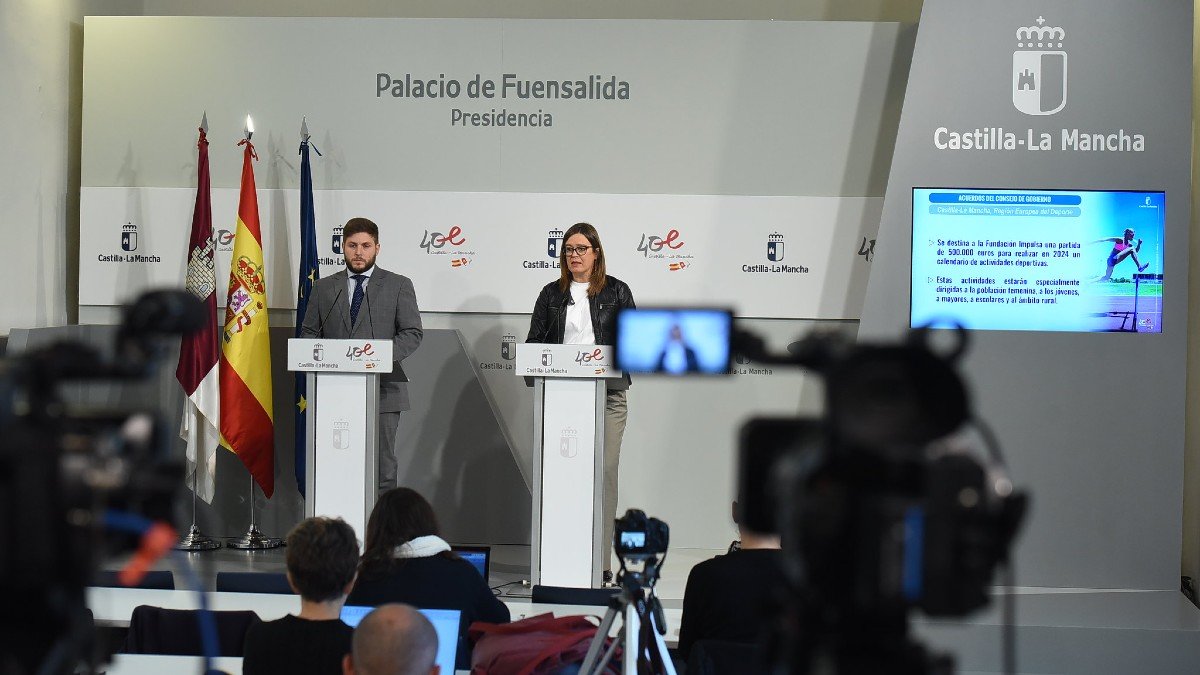 Hernando y Padilla han informado sobre los acuerdos adoptados por el Consejo de Gobierno esta semana. - J.R.MÁRQUEZ | JCCM